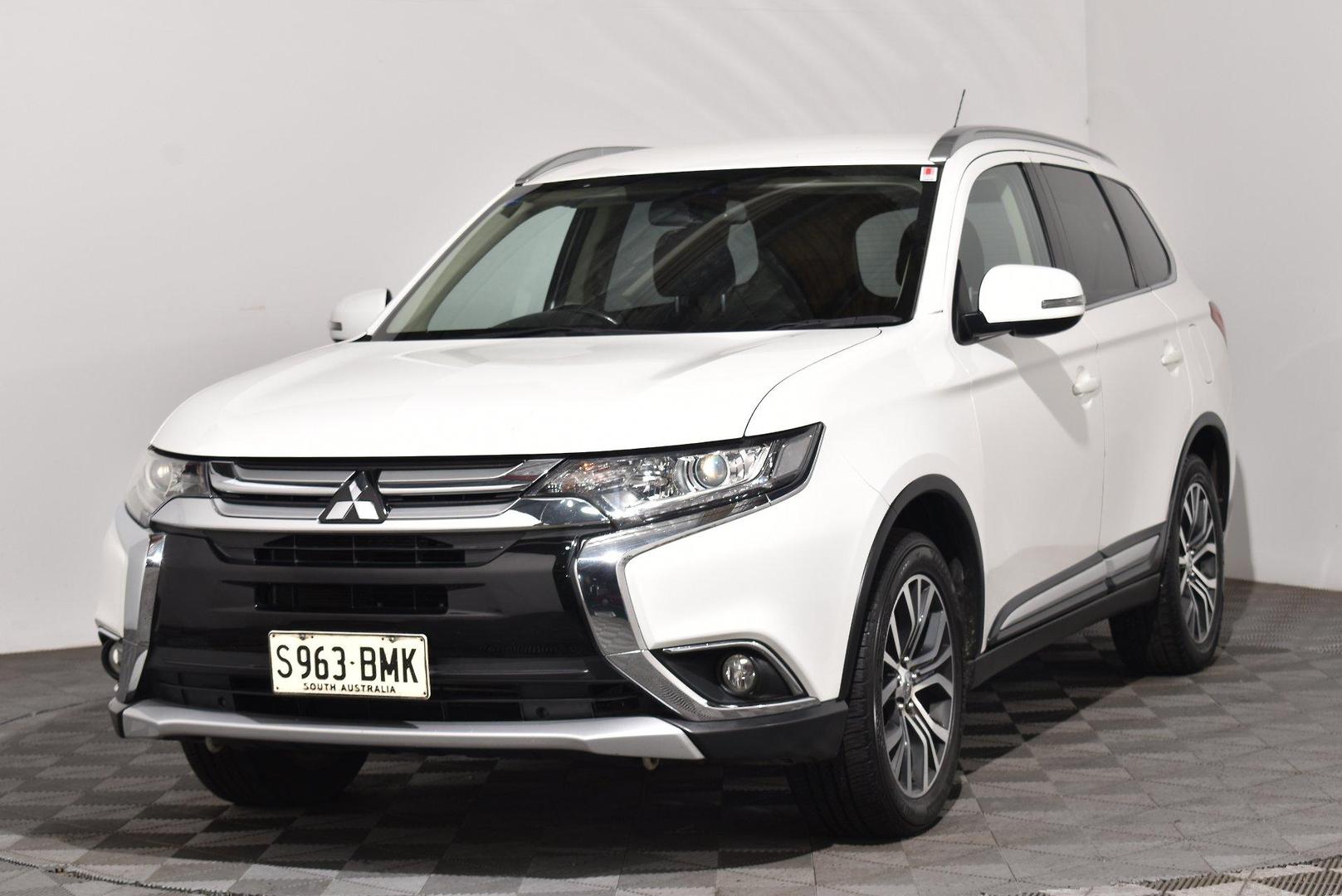 2016 Mitsubishi Outlander XLS — photo 13