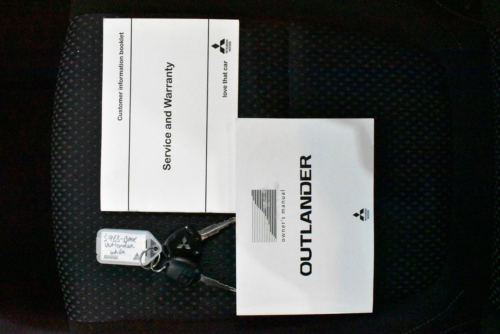2016 Mitsubishi Outlander XLS — photo 26