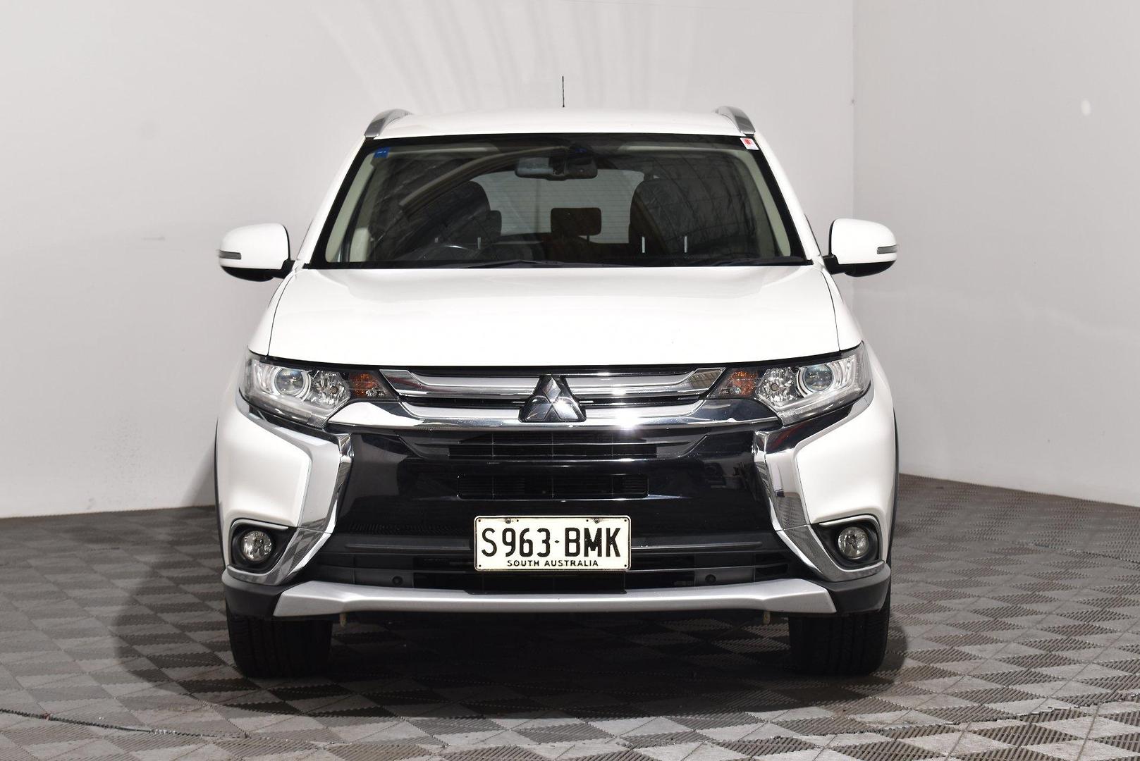2016 Mitsubishi Outlander XLS — photo 3