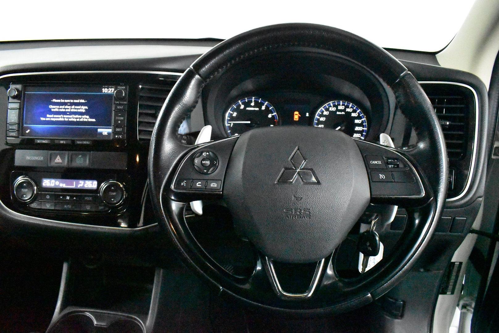 2016 Mitsubishi Outlander XLS — photo 5