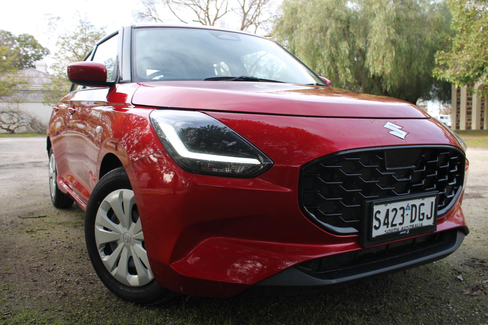 2025 Suzuki Swift Hybrid — photo 1