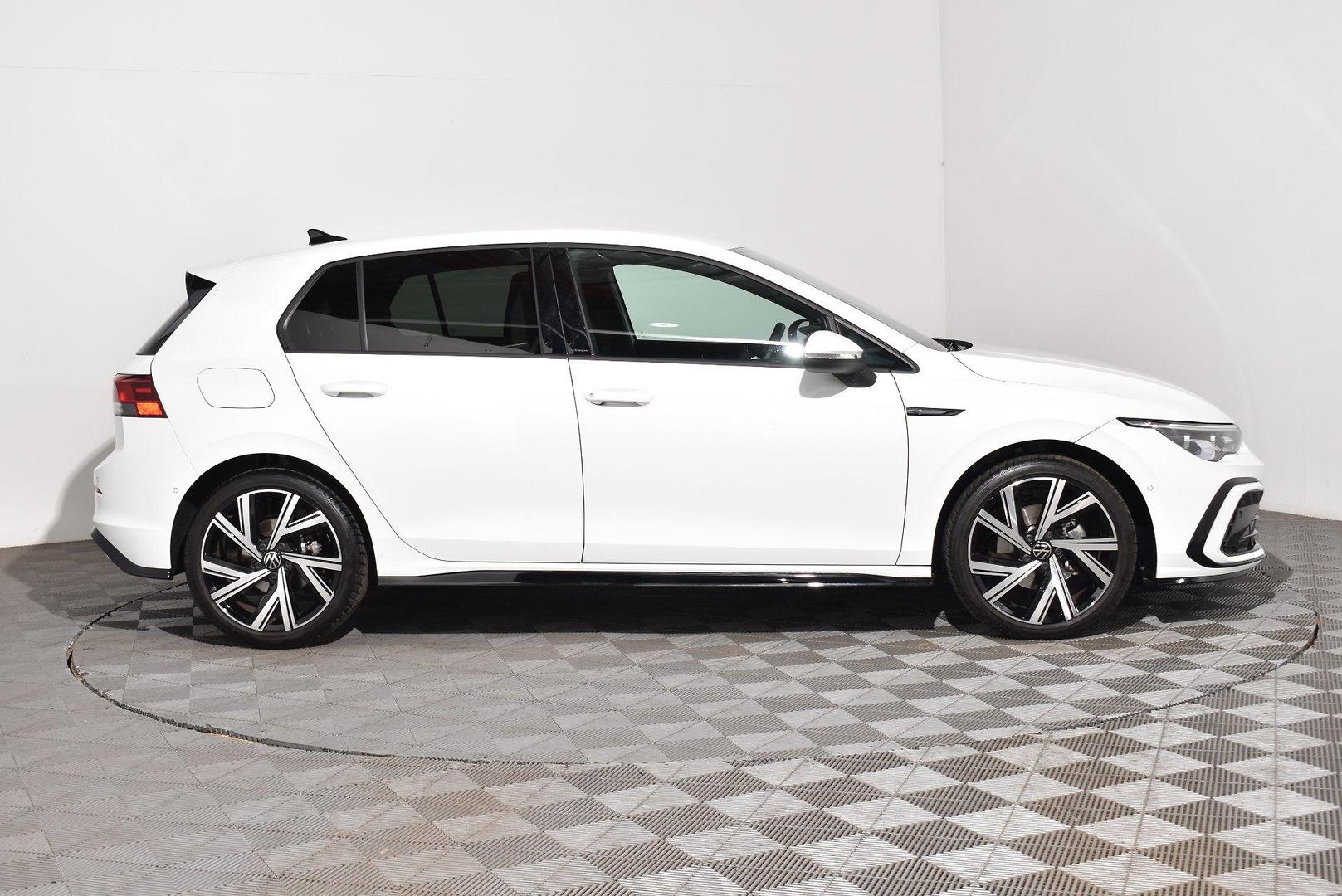 2022 Volkswagen Golf 110TSI RLine — photo 10