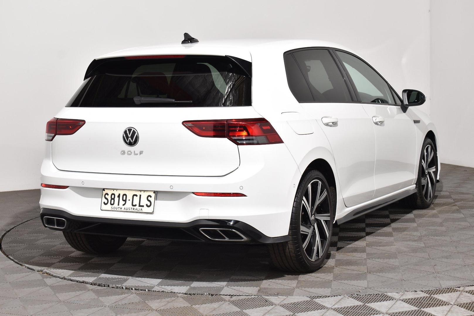 2022 Volkswagen Golf 110TSI RLine — photo 14