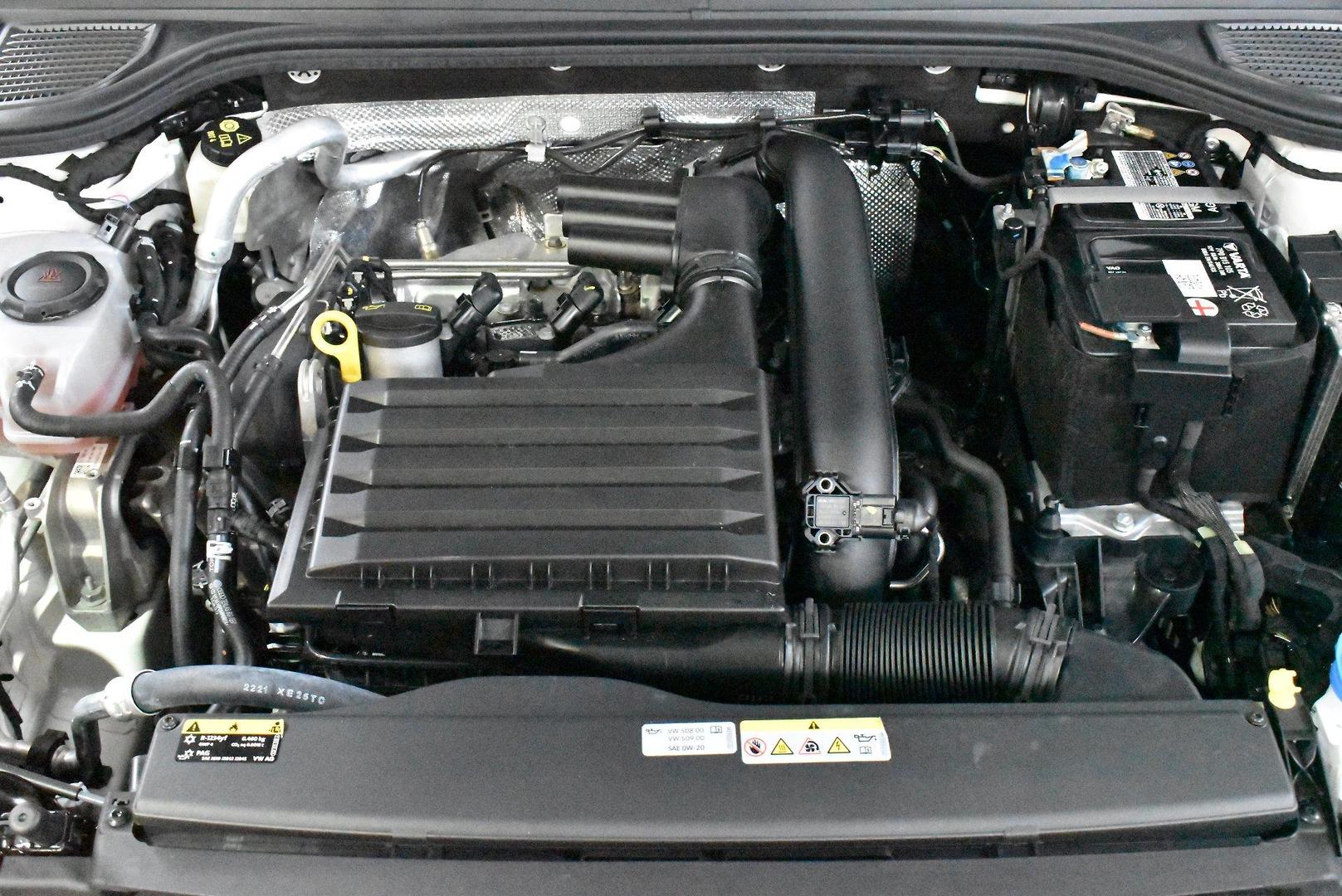 2022 Volkswagen Golf 110TSI RLine — photo 17