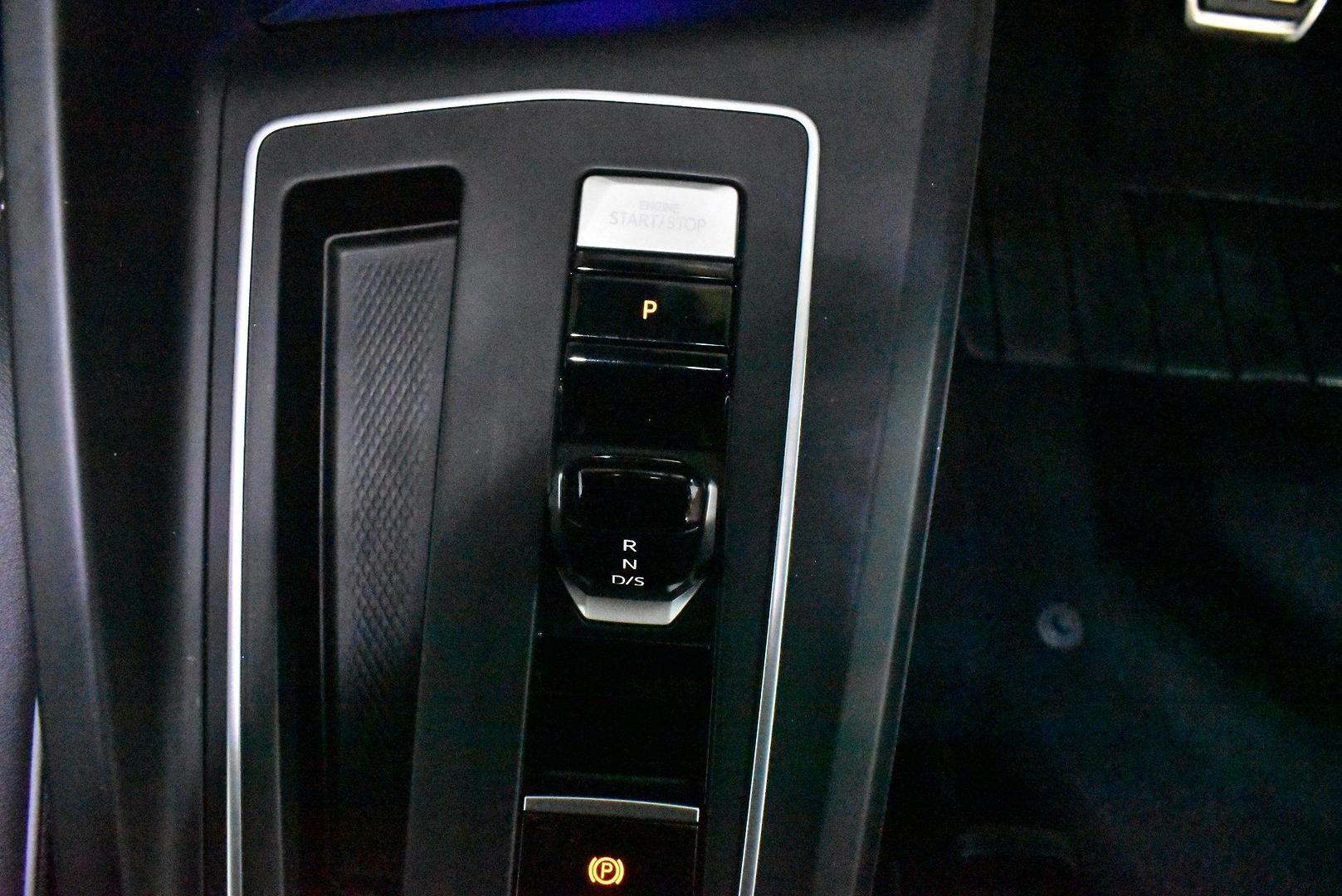 2022 Volkswagen Golf 110TSI RLine — photo 20