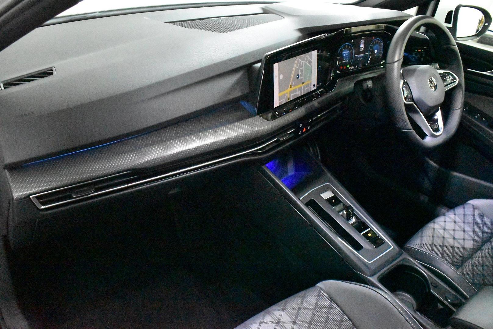 2022 Volkswagen Golf 110TSI RLine — photo 6