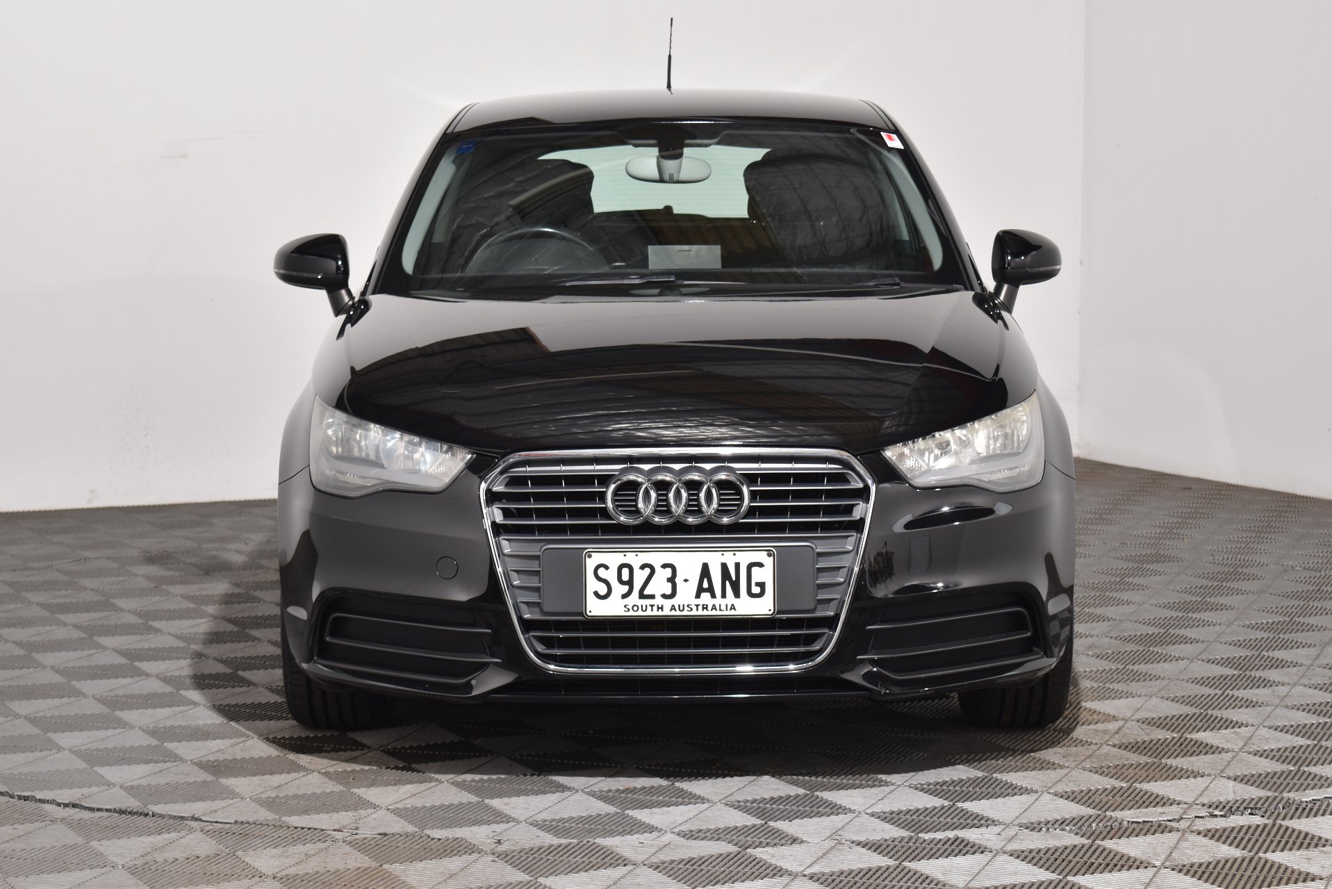 2011 Audi A1 Attraction — photo 3