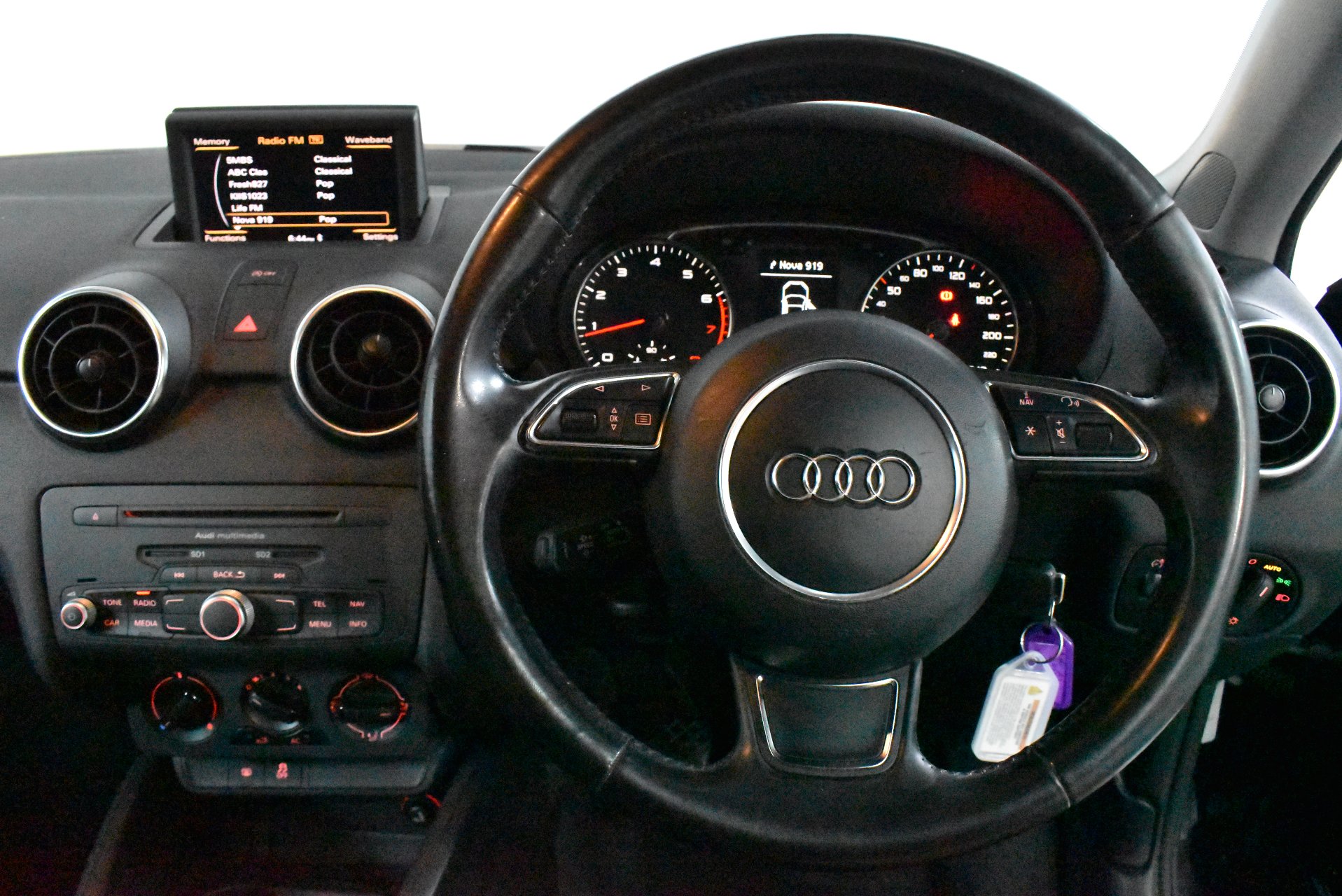 2011 Audi A1 Attraction — photo 5