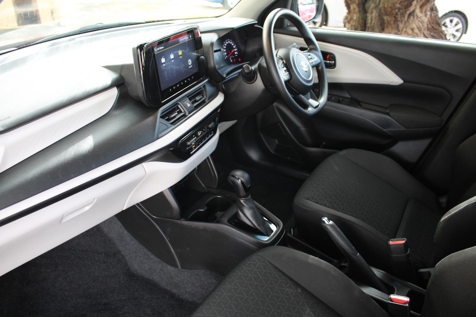 2025 Suzuki Swift Hybrid — photo 15