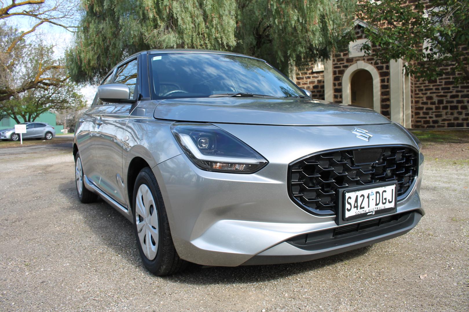 2025 Suzuki Swift Hybrid — photo 1