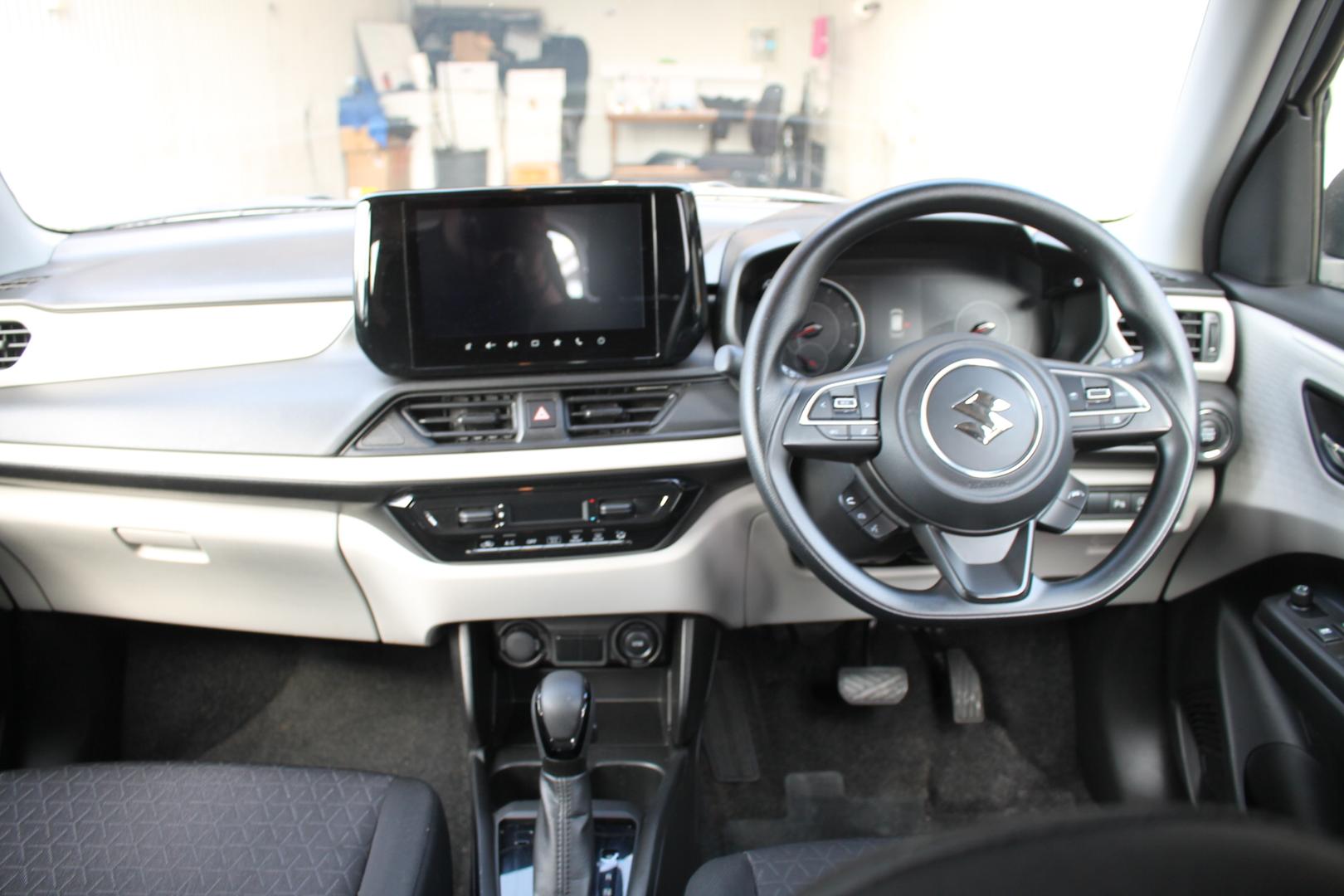 2025 Suzuki Swift Hybrid — photo 12