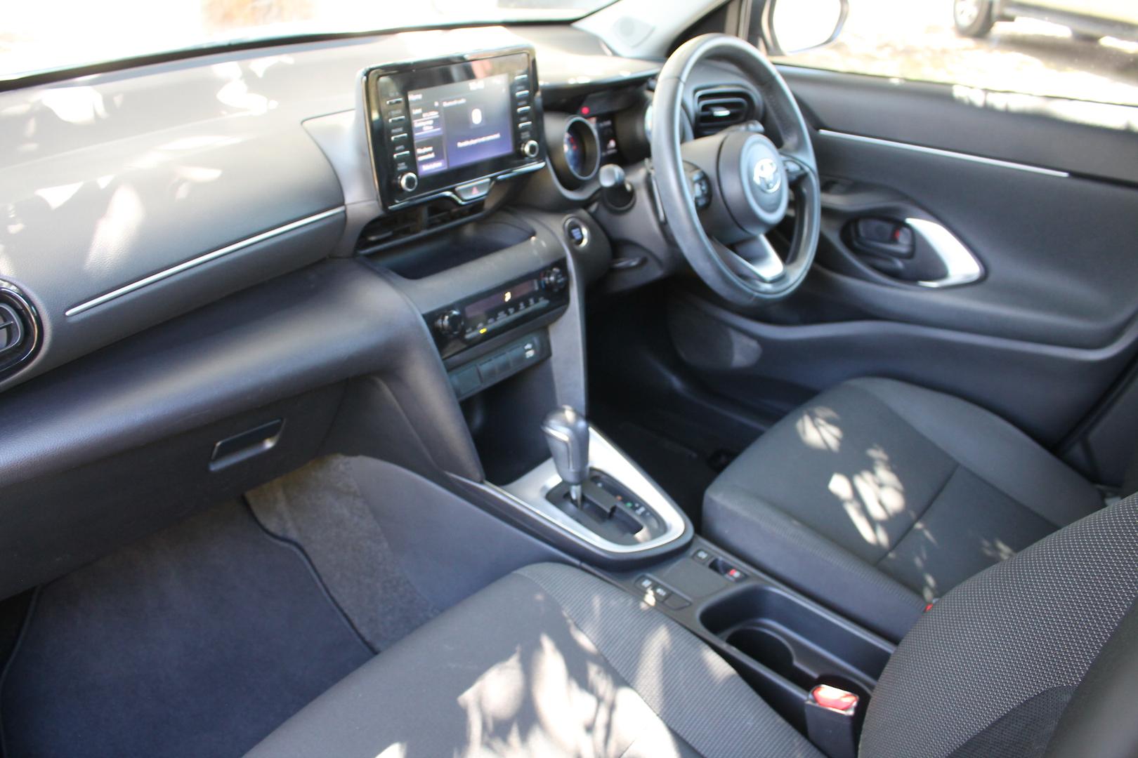 2021 Toyota Yaris Cross GX — photo 15 of 22