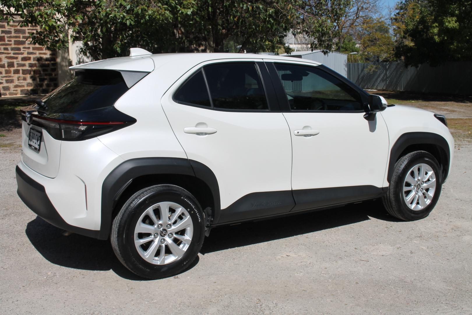 2021 Toyota Yaris Cross GX — photo 4 of 22