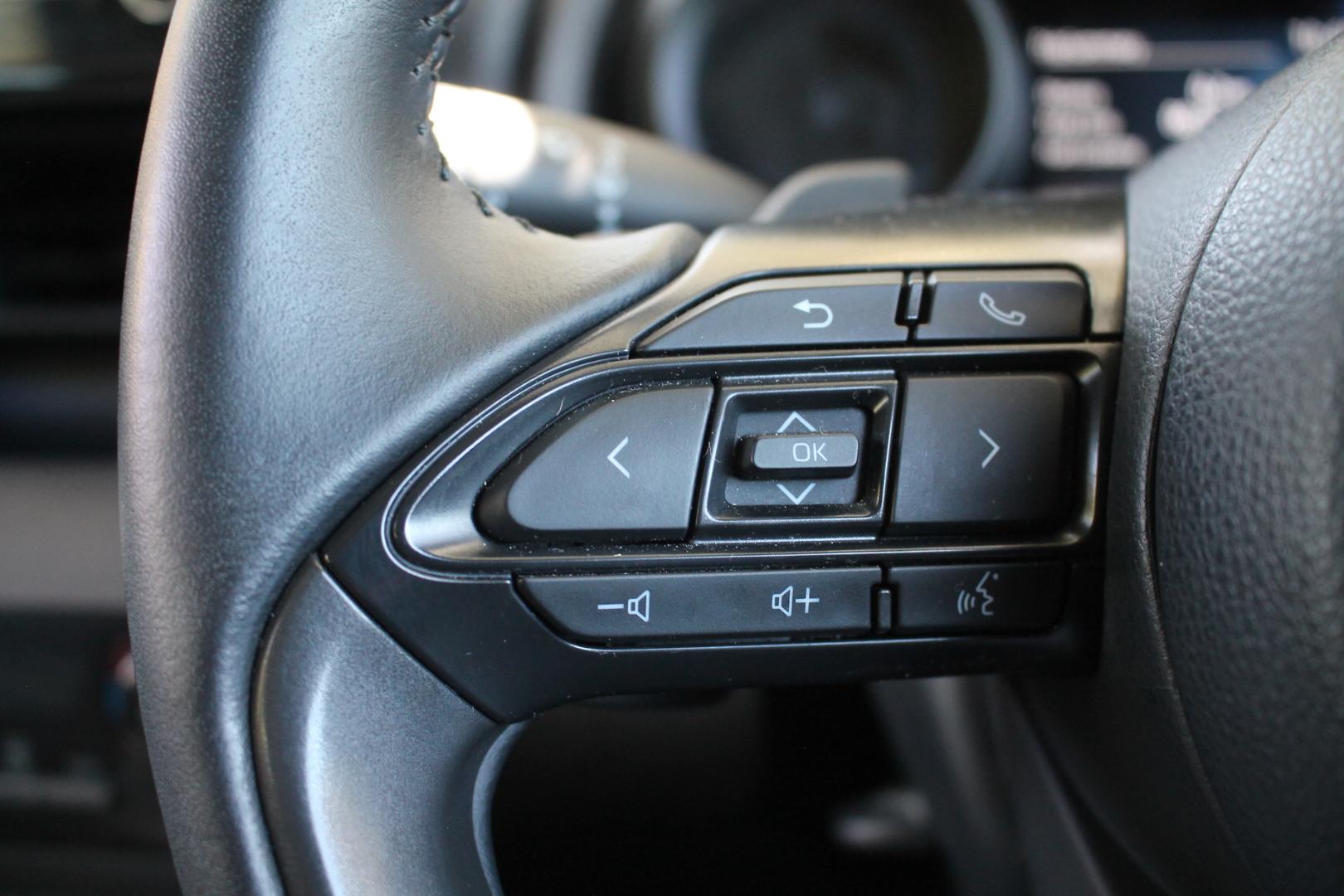 2021 Toyota Yaris Cross GX — photo 7 of 22