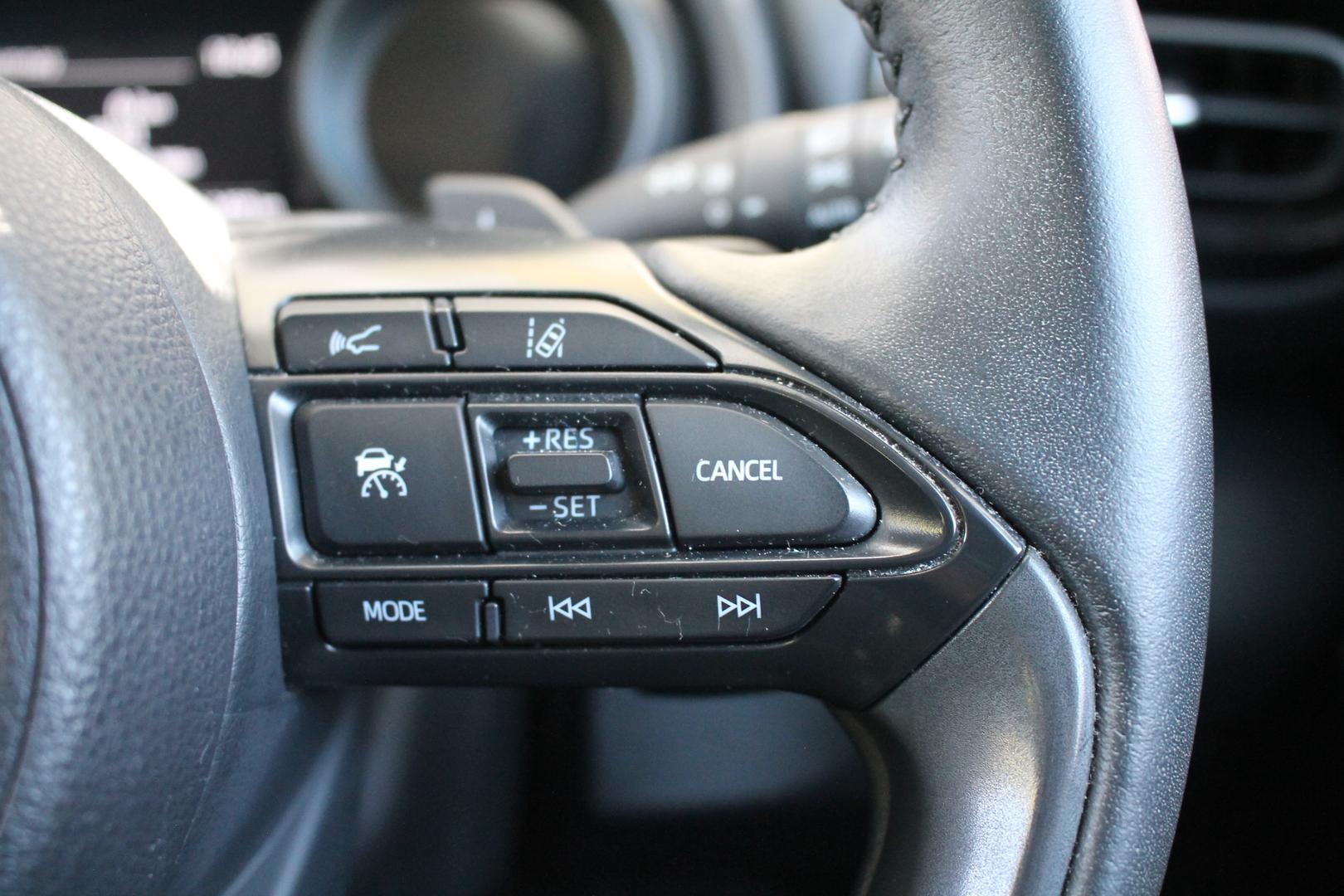 2021 Toyota Yaris Cross GX — photo 9 of 22
