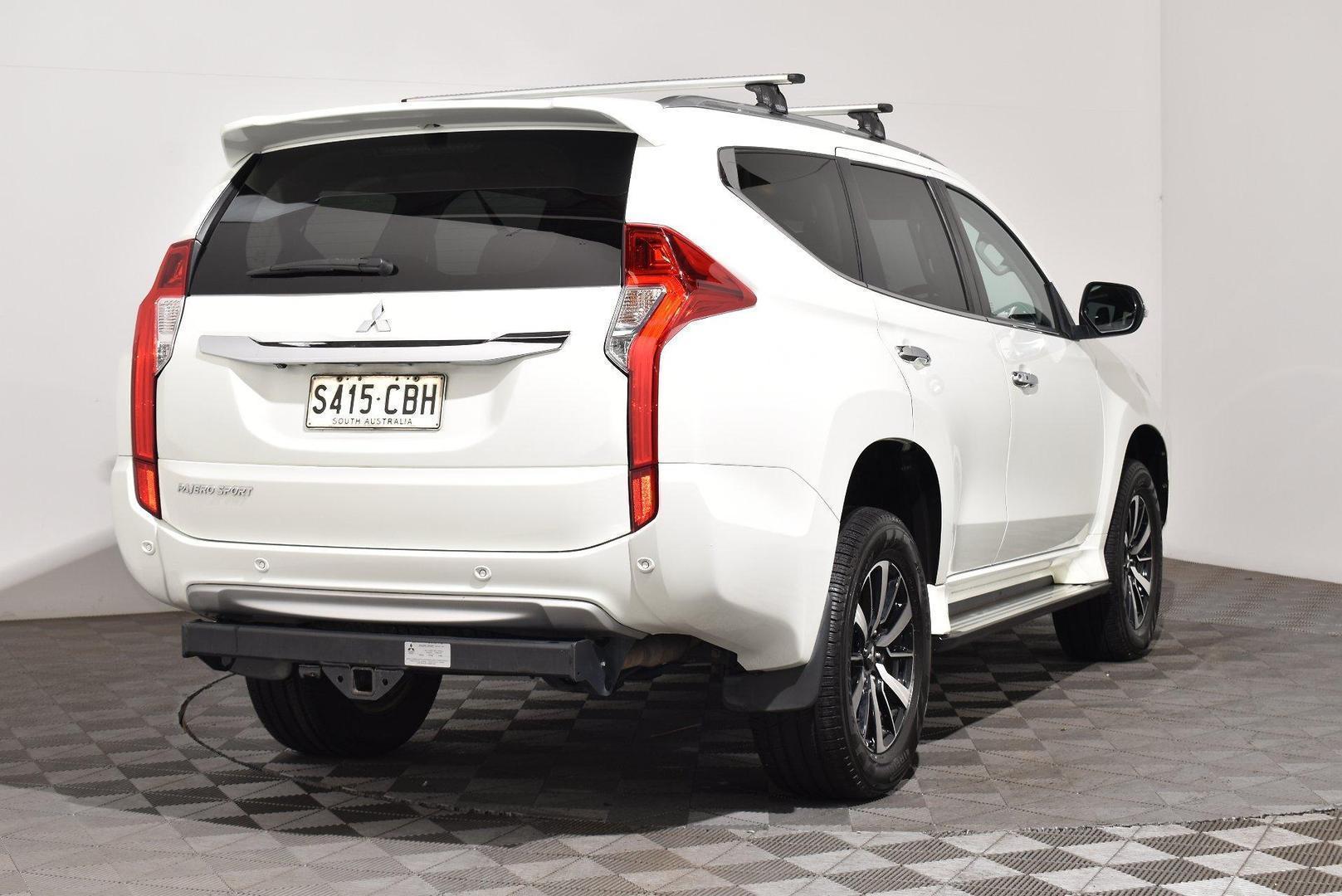 2018 Mitsubishi Pajero Sport GLS — photo 13