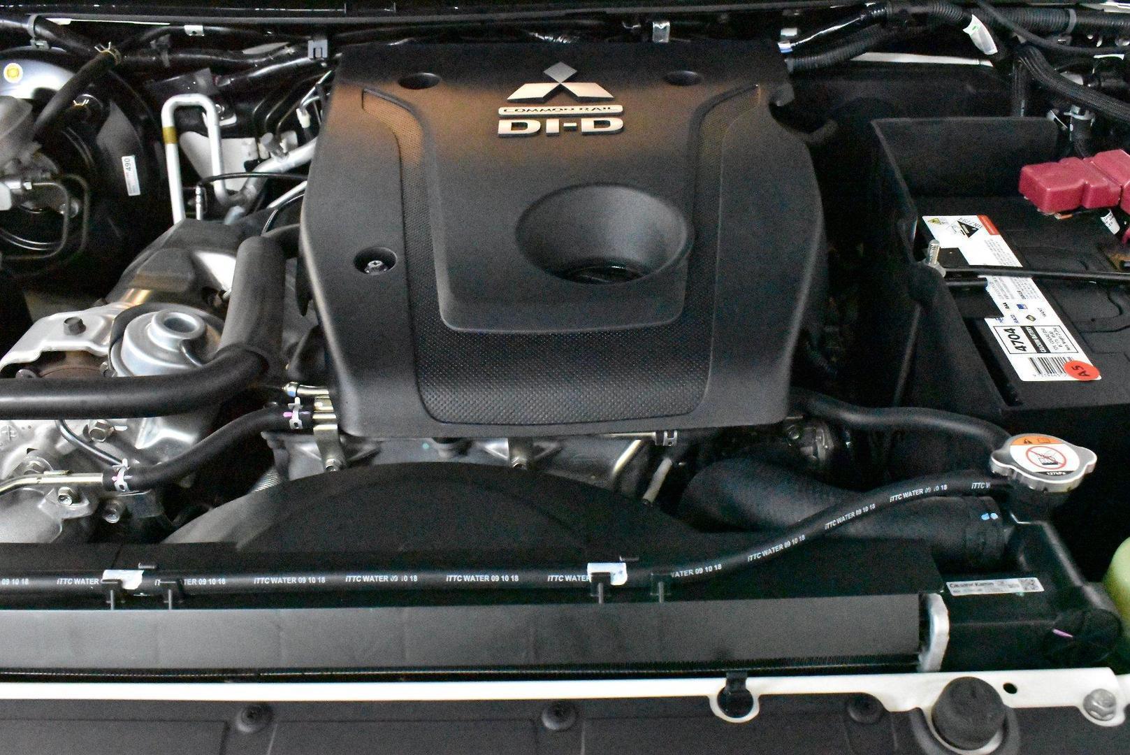 2018 Mitsubishi Pajero Sport GLS — photo 16
