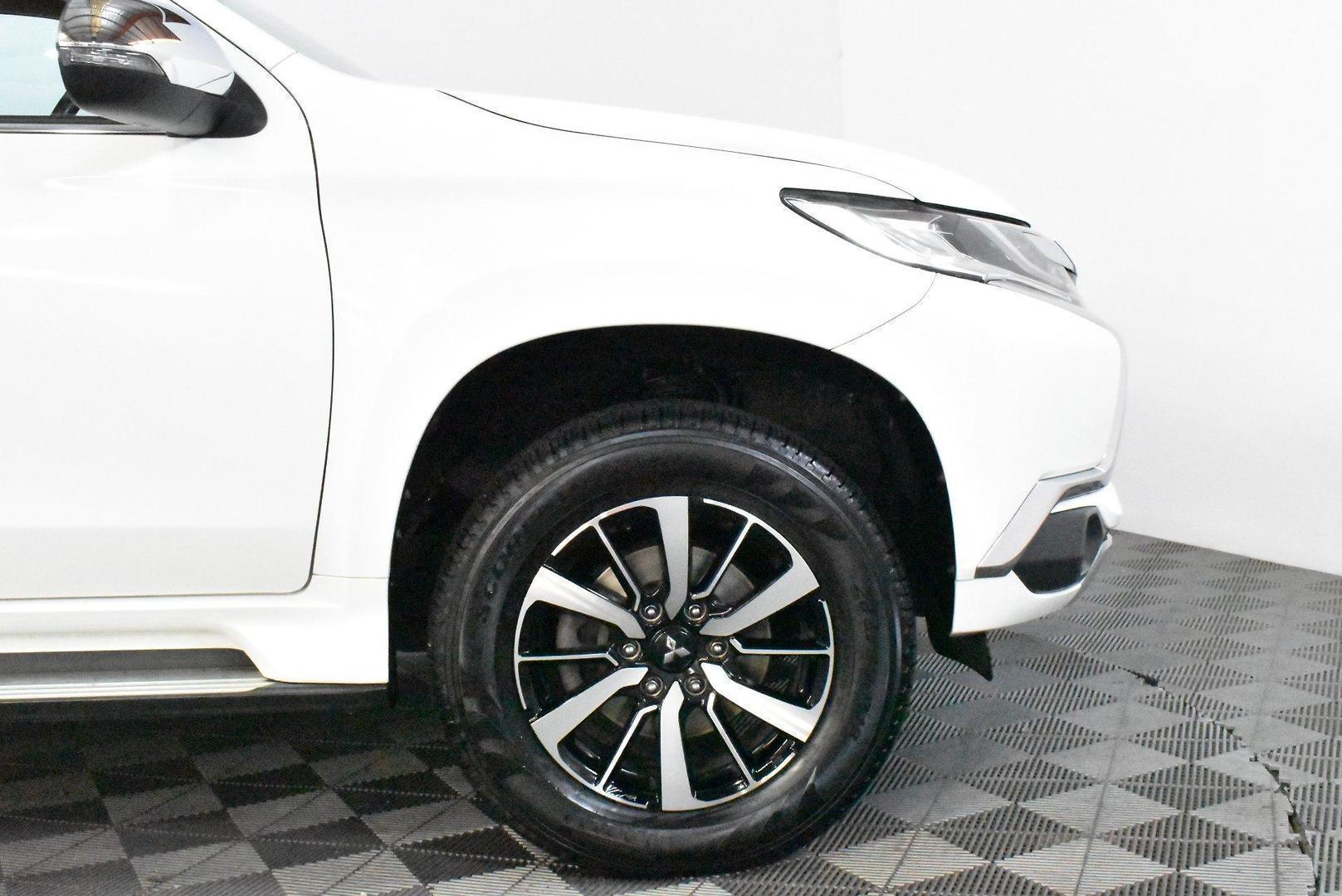 2018 Mitsubishi Pajero Sport GLS — photo 17