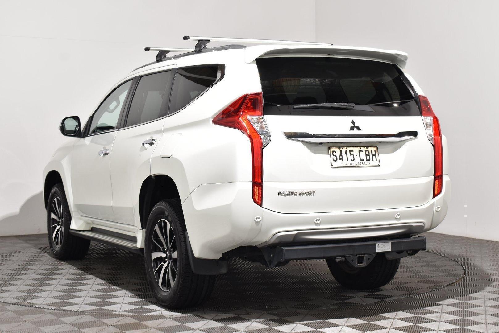 2018 Mitsubishi Pajero Sport GLS — photo 2