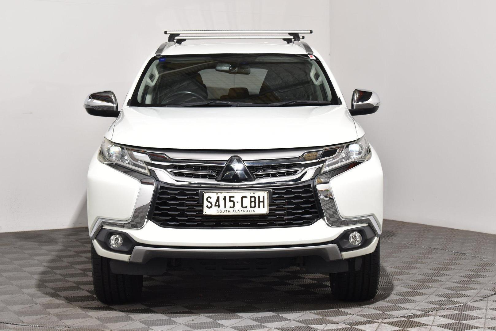 2018 Mitsubishi Pajero Sport GLS — photo 3