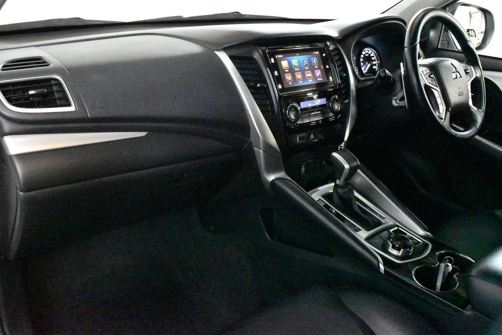 2018 Mitsubishi Pajero Sport GLS — photo 6