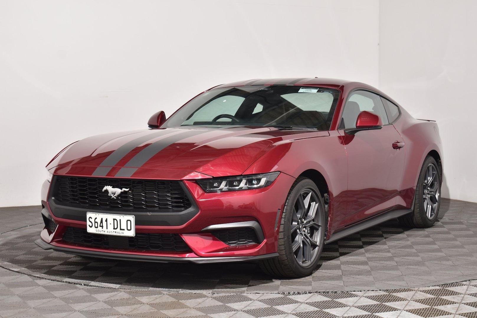 2025 Ford Mustang Ecoboost — photo 13