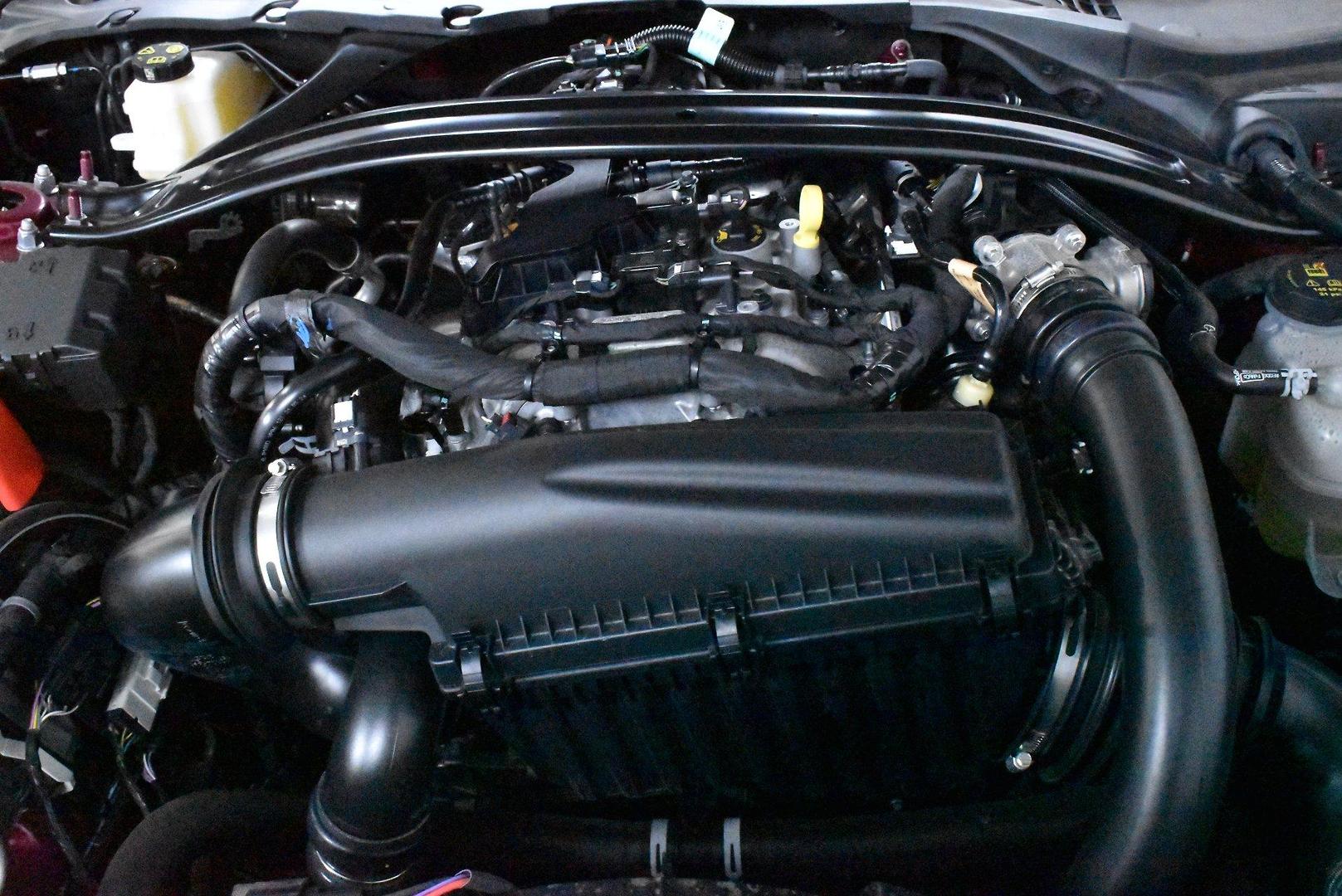 2025 Ford Mustang Ecoboost — photo 16