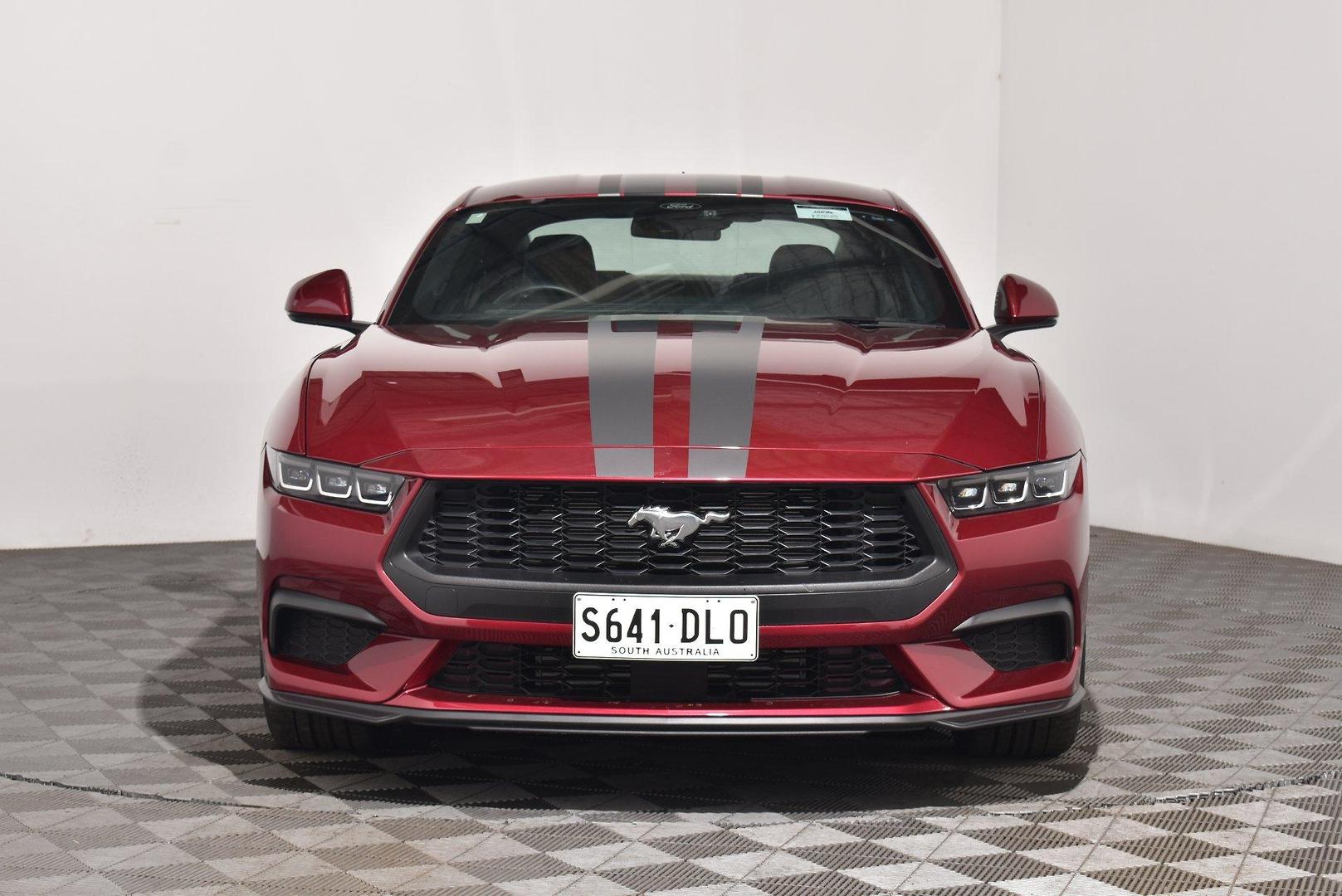 2025 Ford Mustang Ecoboost — photo 3