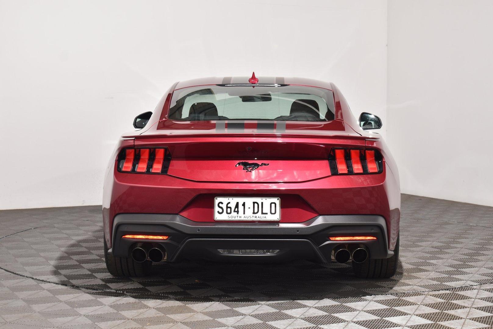 2025 Ford Mustang Ecoboost — photo 4
