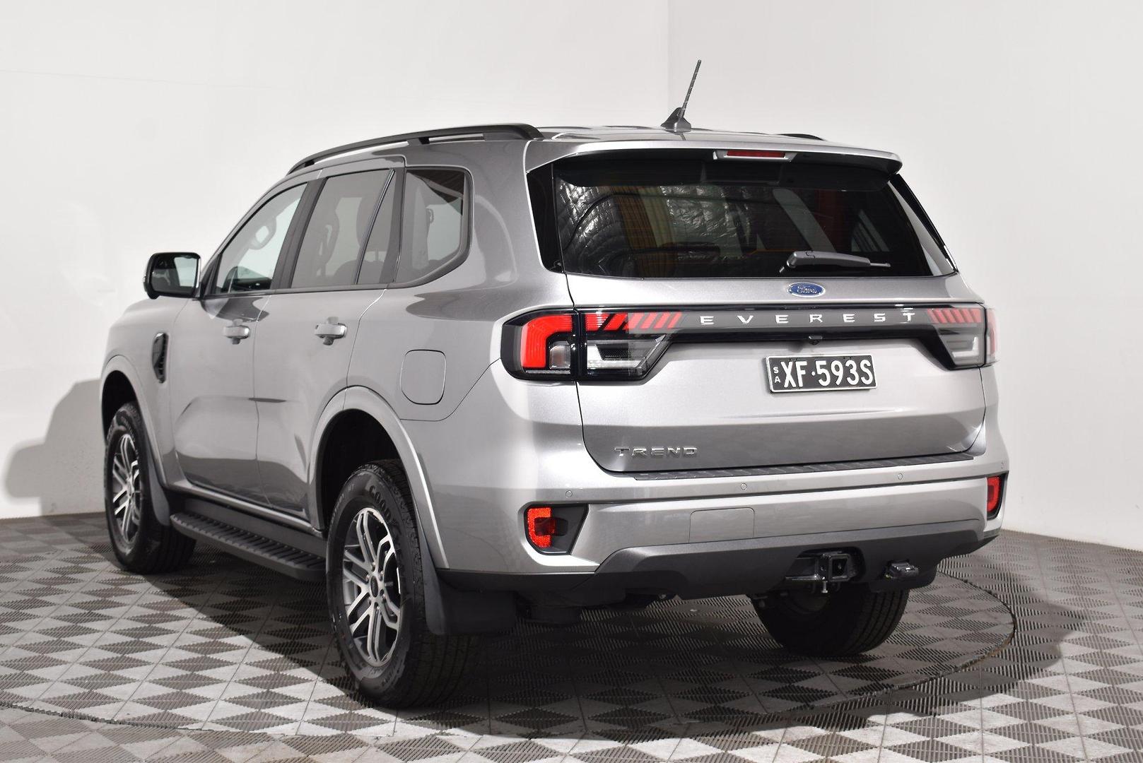 2025 Ford Everest Trend — photo 2