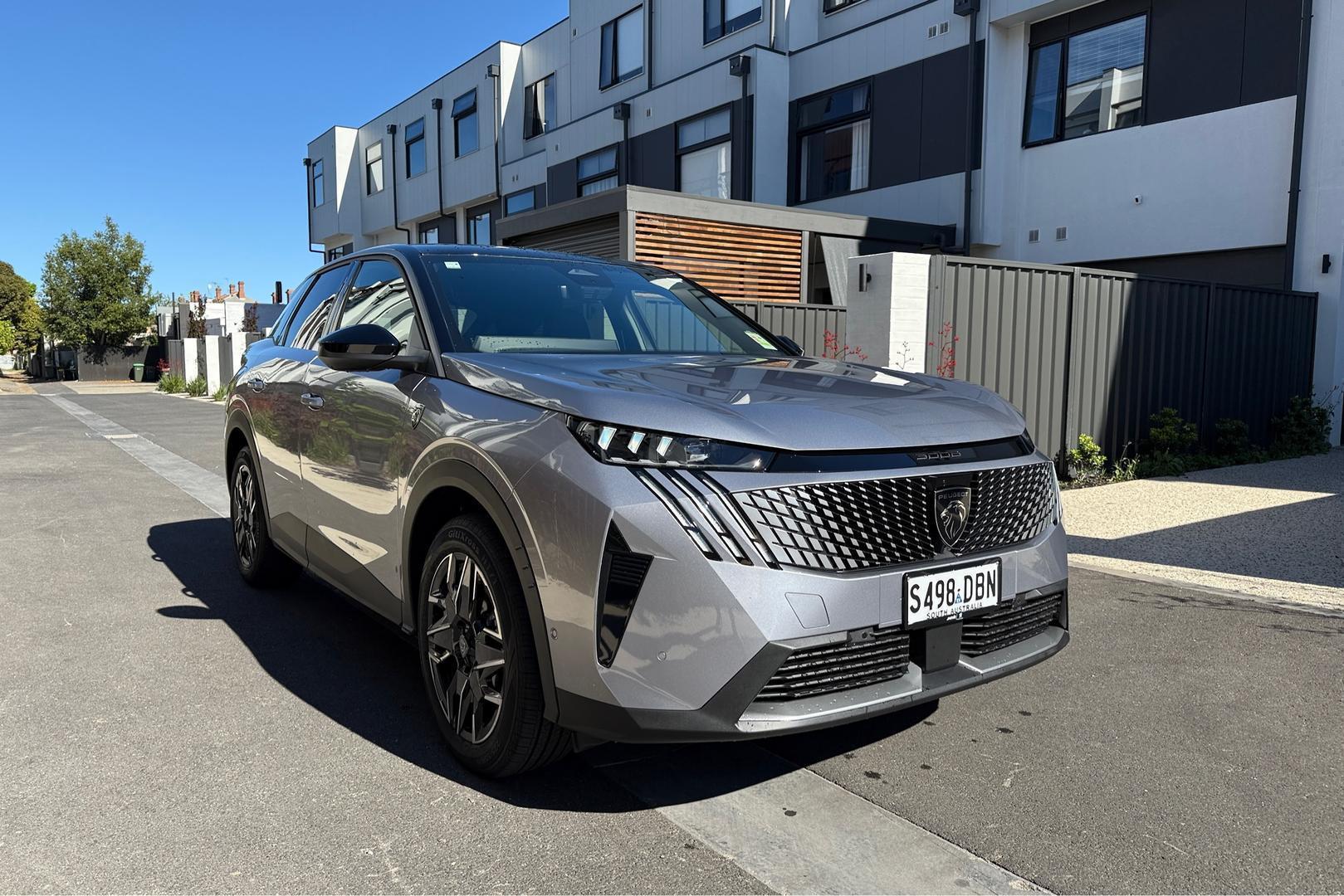 2025 Peugeot 3008 GT Premium Hybrid — photo 1
