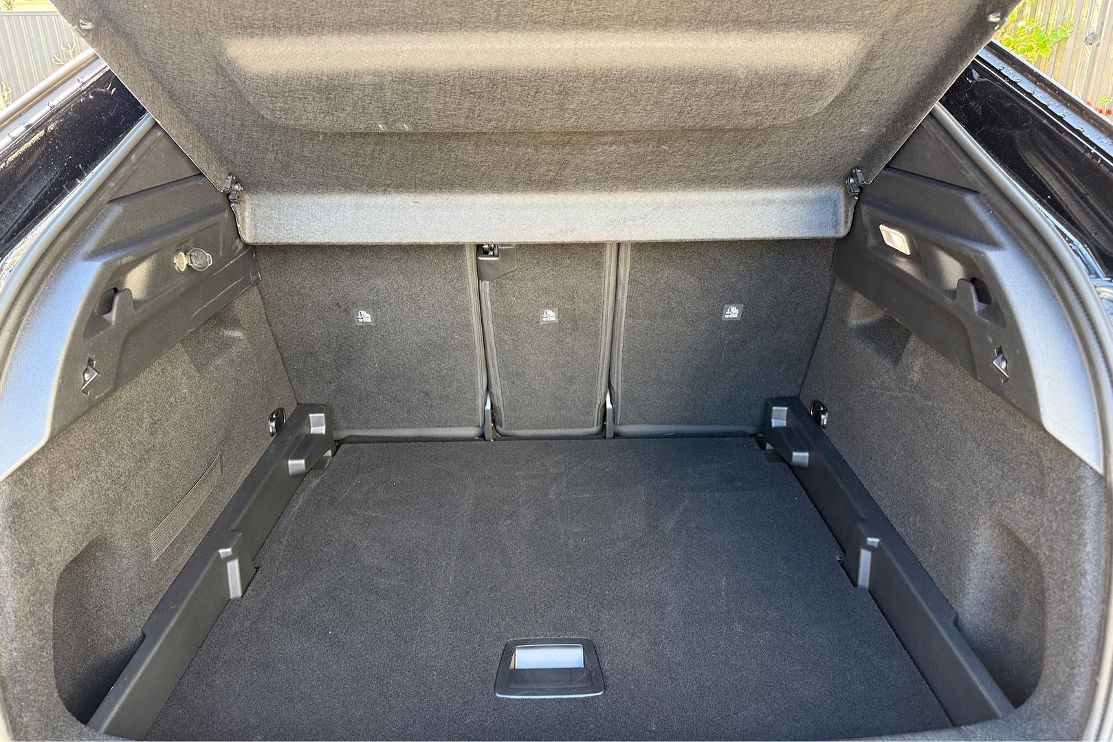 2025 Peugeot 3008 GT Premium Hybrid — photo 14
