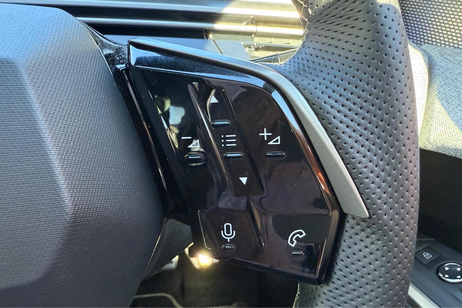 2025 Peugeot 3008 GT Premium Hybrid — photo 16