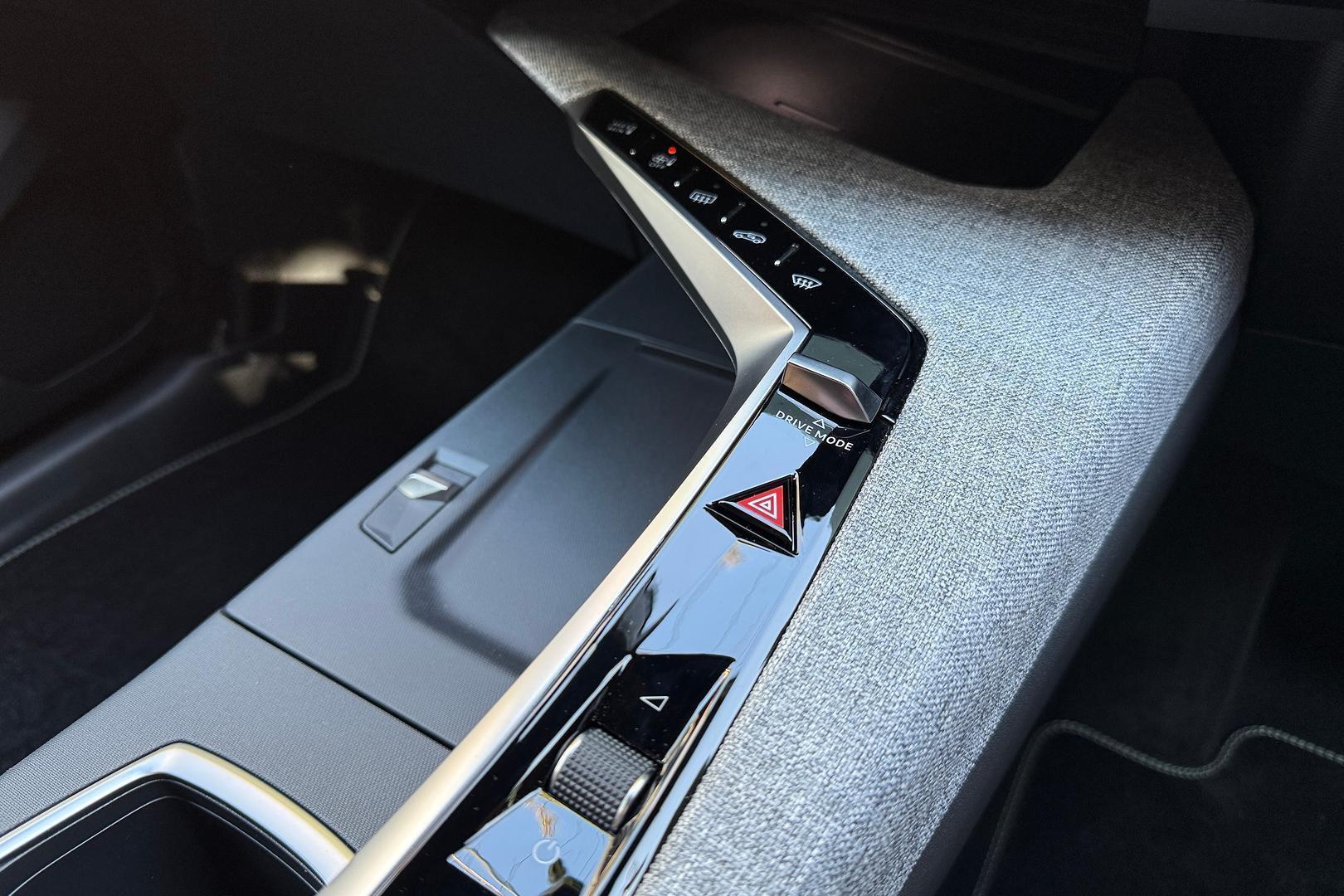2025 Peugeot 3008 GT Premium Hybrid — photo 23