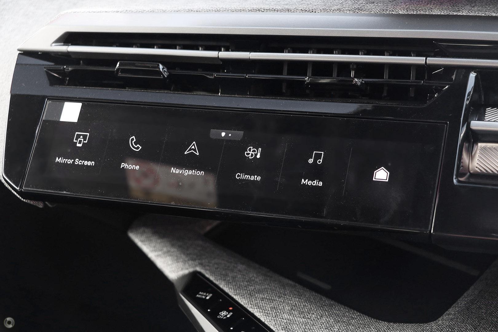 2025 Peugeot 3008 GT Premium Hybrid — photo 11