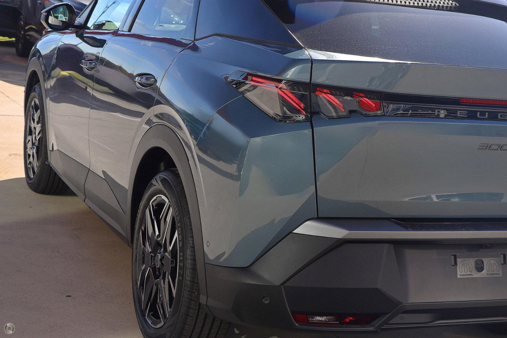 2025 Peugeot 3008 GT Premium Hybrid — photo 4