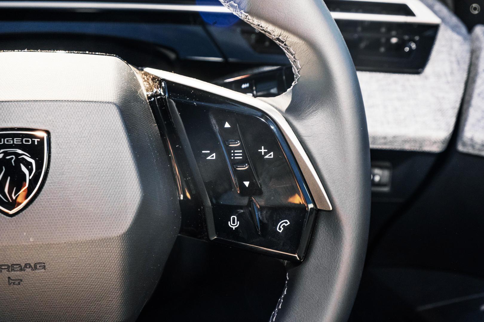 2025 Peugeot 3008 Allure Hybrid — photo 14