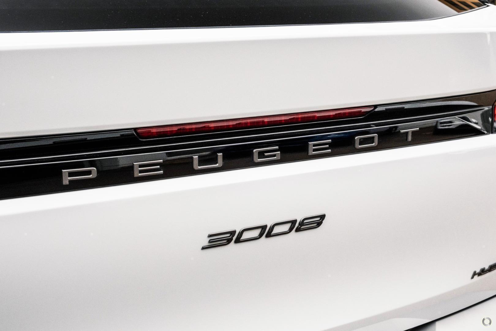 2025 Peugeot 3008 GT Premium Hybrid — photo 11