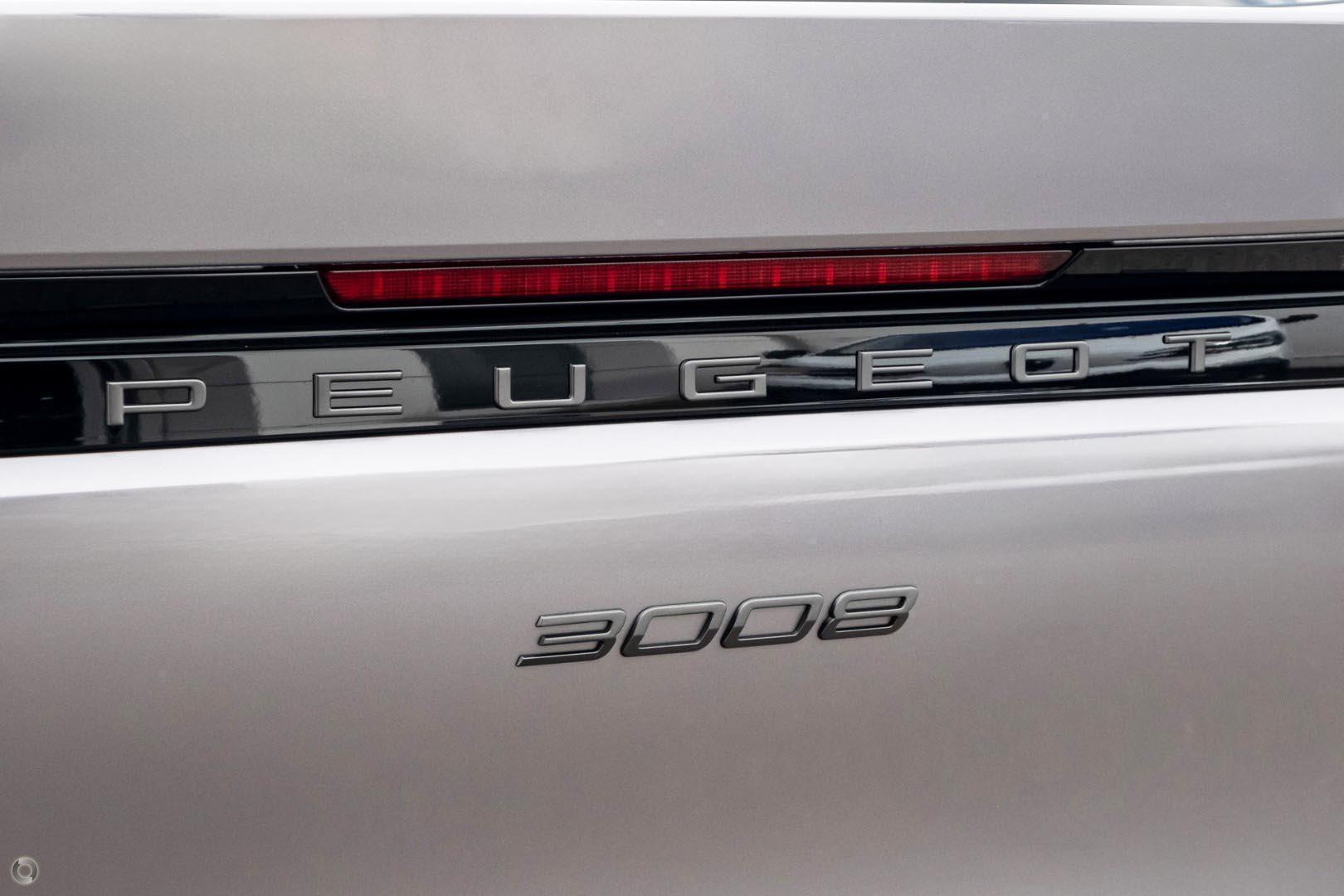 2025 Peugeot 3008 GT Premium Hybrid — photo 11