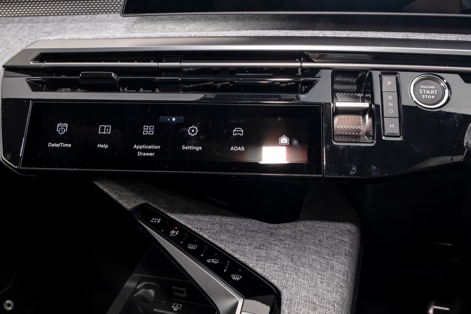2025 Peugeot 3008 GT Premium Hybrid — photo 14