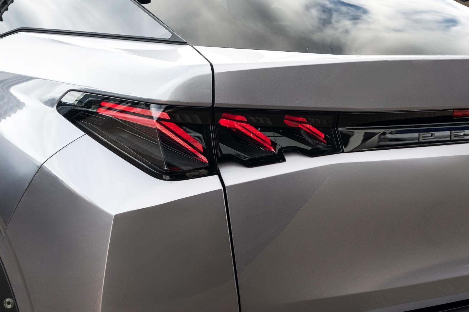 2025 Peugeot 3008 GT Premium Hybrid — photo 4