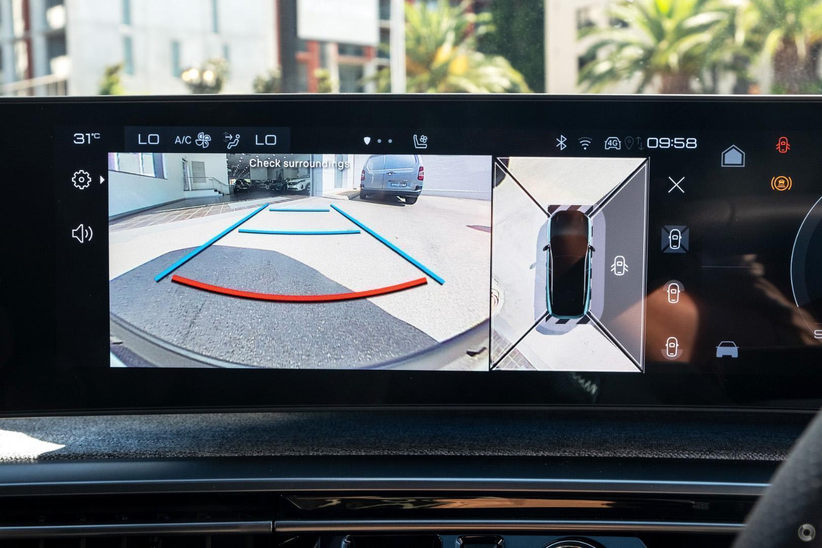 2025 Peugeot 3008 GT Premium Hybrid — photo 13