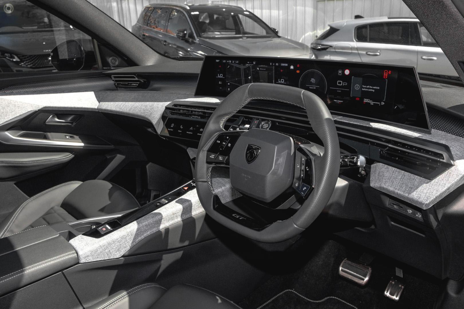 2025 Peugeot 3008 GT Premium Hybrid — photo 6