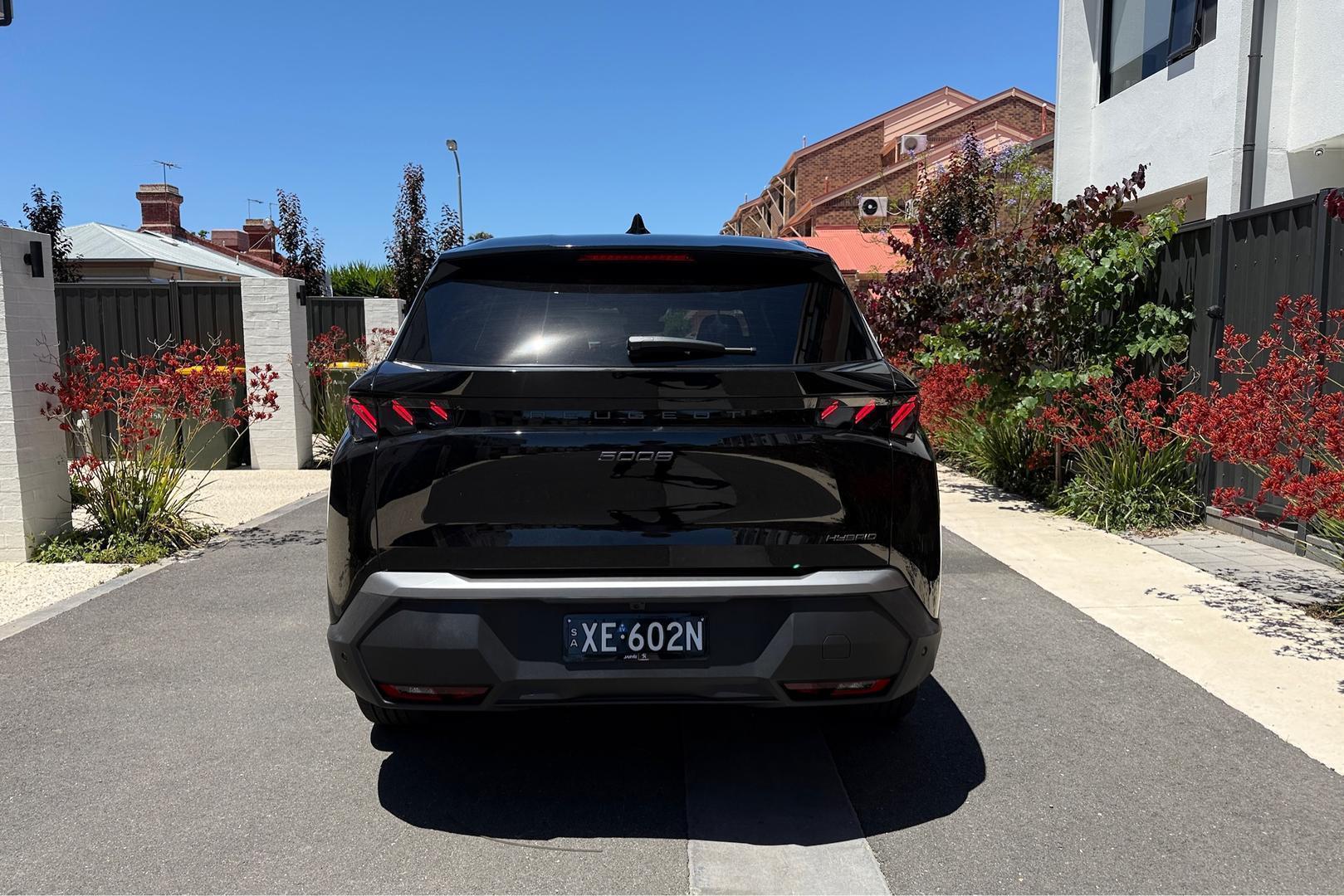2025 Peugeot 5008 GT Premium Hybrid — photo 4