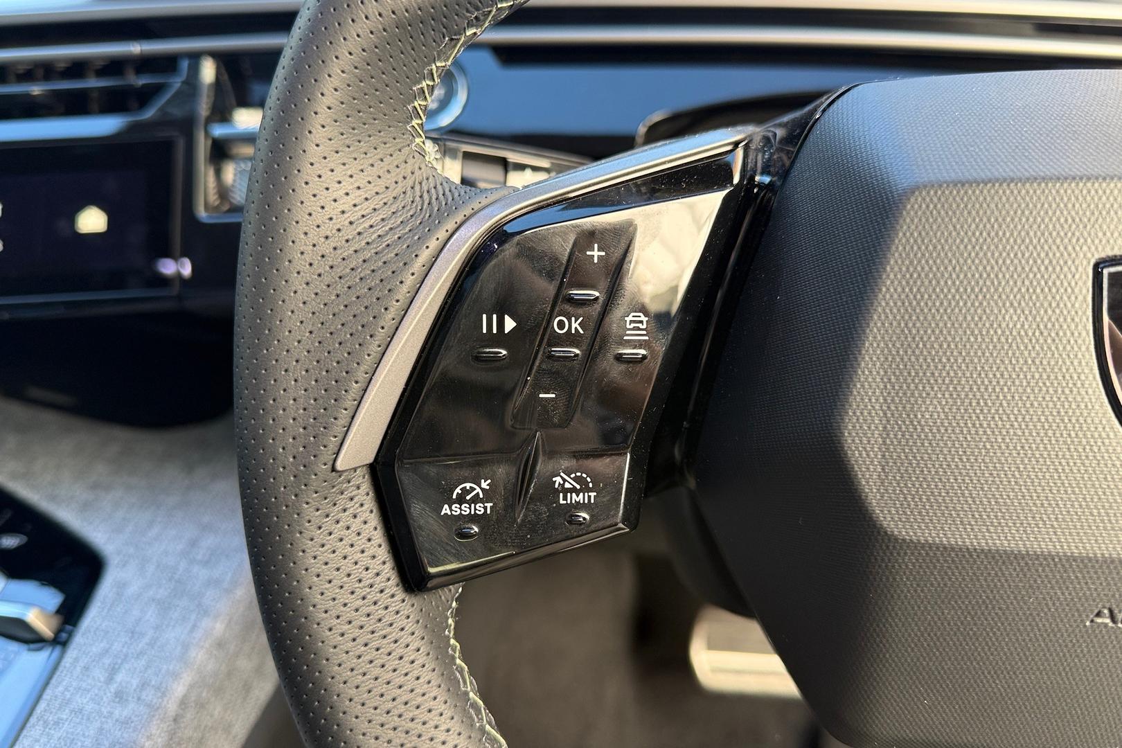 2025 Peugeot 3008 GT Premium Hybrid — photo 14