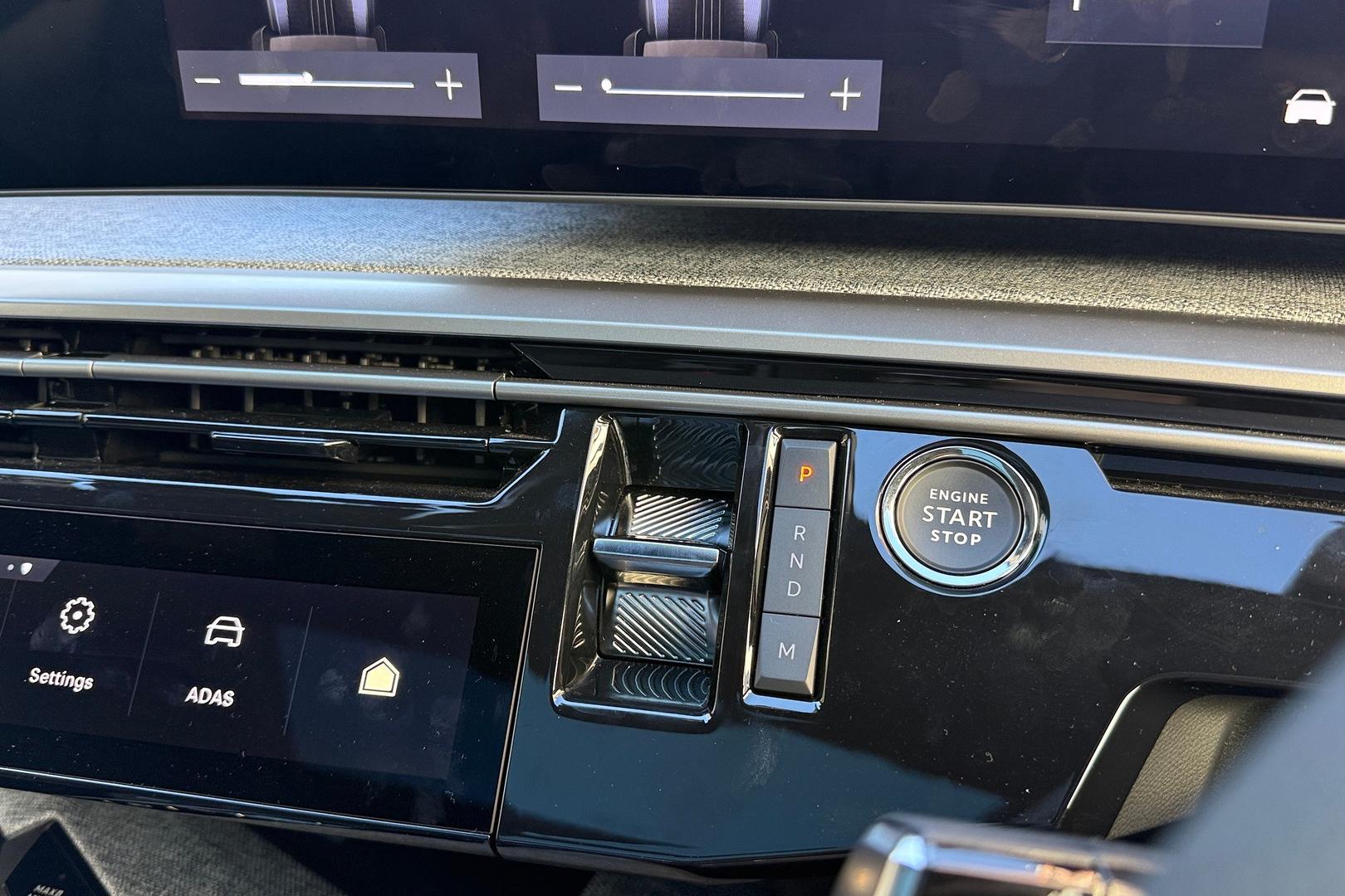 2025 Peugeot 3008 GT Premium Hybrid — photo 19