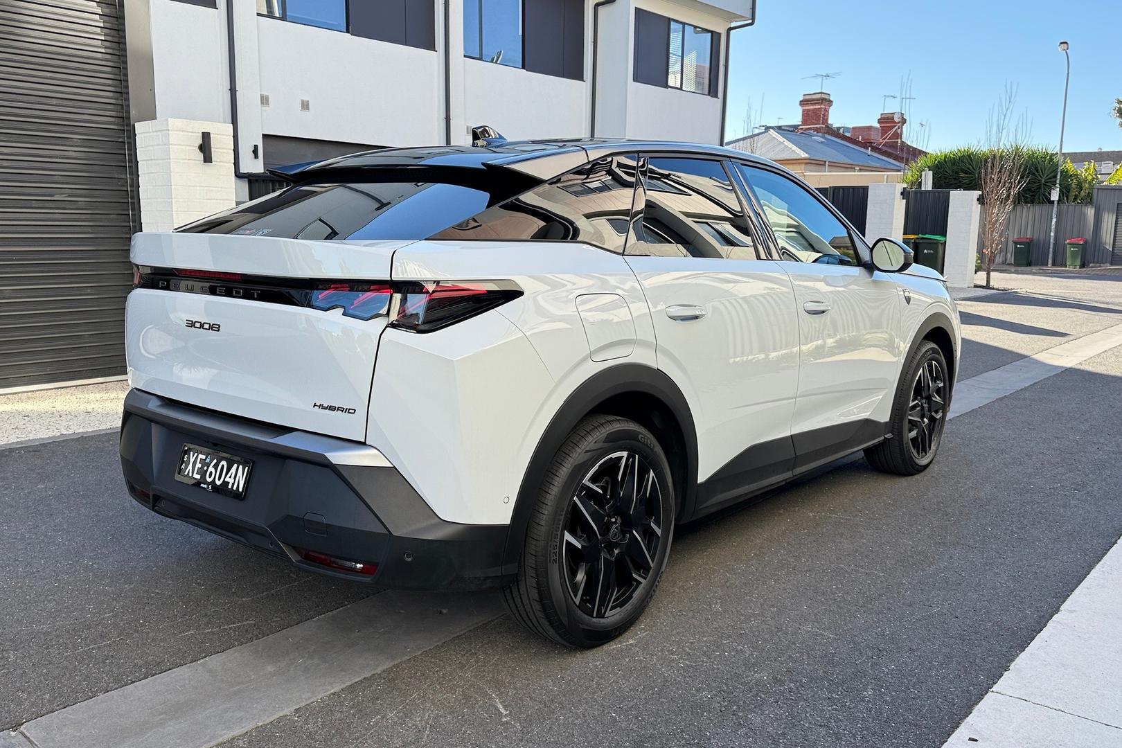 2025 Peugeot 3008 GT Premium Hybrid — photo 2