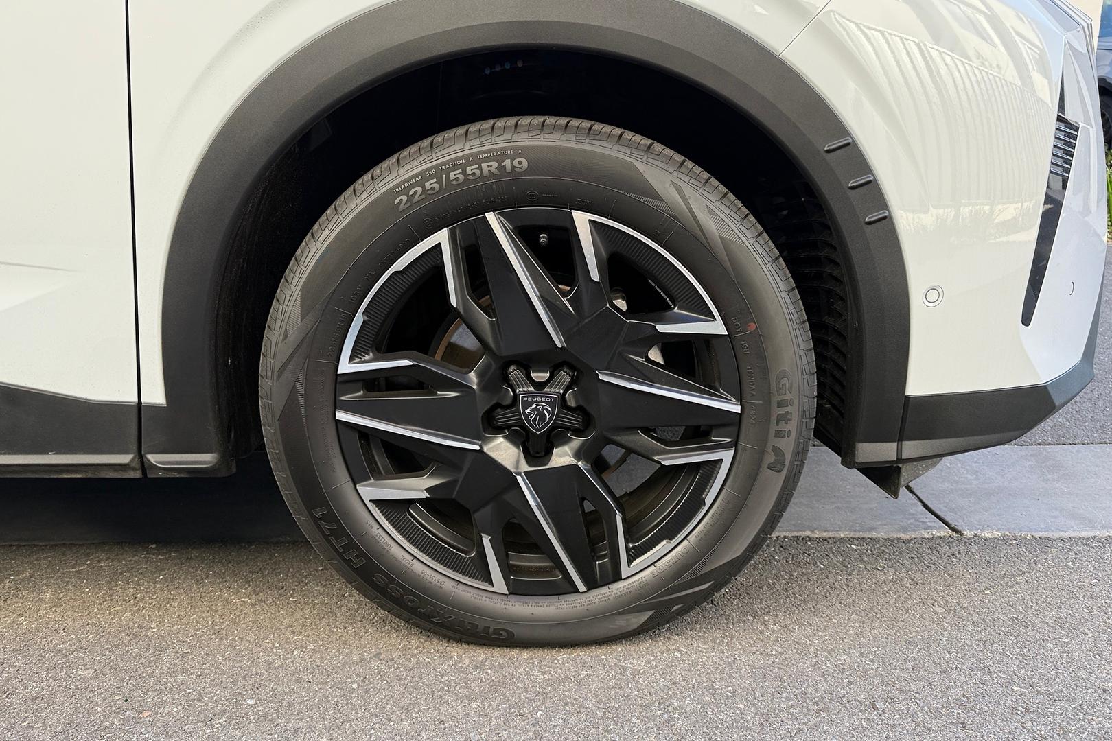 2025 Peugeot 3008 GT Premium Hybrid — photo 7