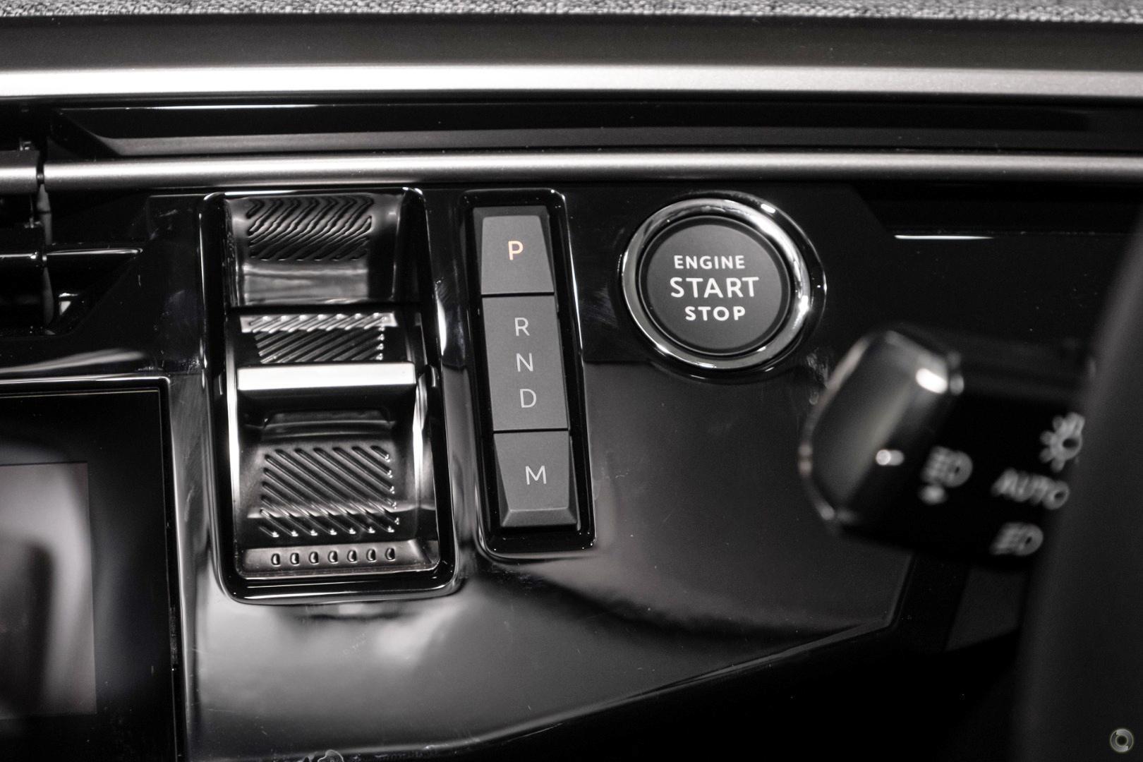 2025 Peugeot 5008 GT Premium Hybrid — photo 13
