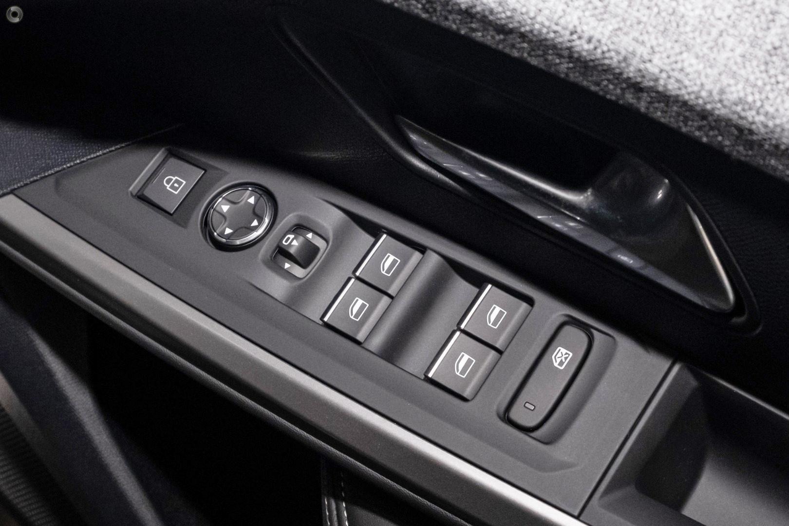 2025 Peugeot 5008 GT Premium Hybrid — photo 15